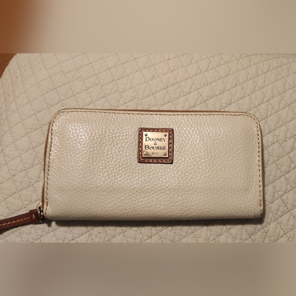 Dooney & Bourke Cream Leather Wallet